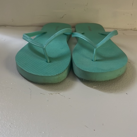 Old Navy Woman Flip Flops Sandals Summer Beach Size 8 - Picture 3 of 3